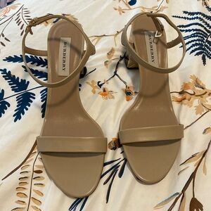 Brand New Burberry heels! Beige leather shoe, chunky heel with gold detail.
